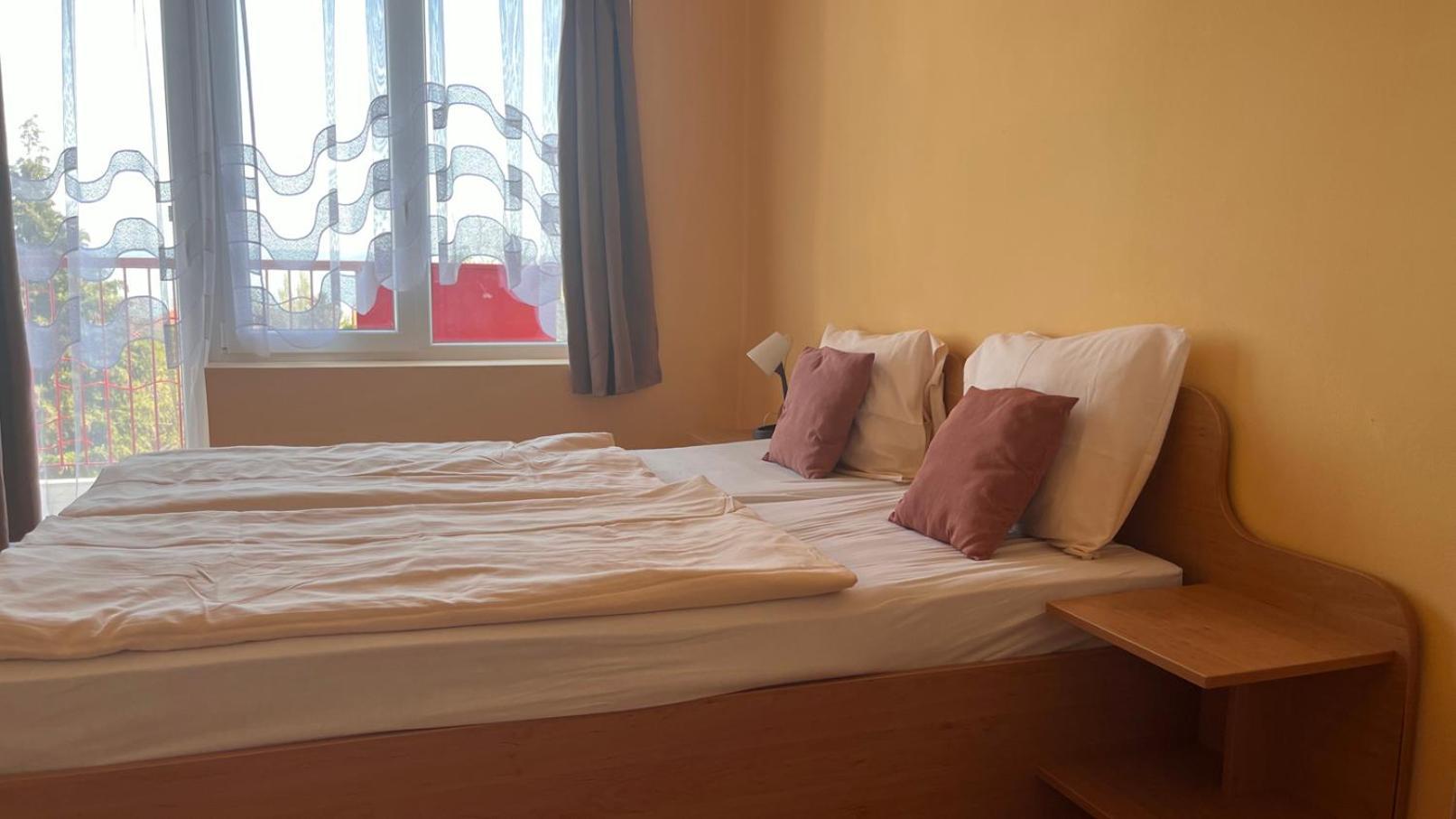 Manuela Ifjusagi Hotel بالاتونفوريد المظهر الخارجي الصورة